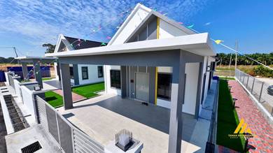 Bungalow House For Sale in Ayer Molek,MLK