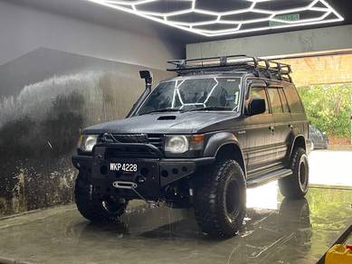 Mitsubishi Pajero in Denai Alam, SGR