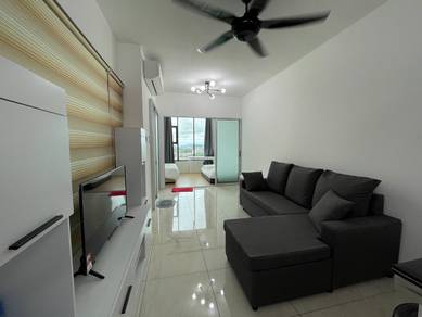 Condominium For Rent in Manhattan Suites @ ITCC