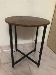 Meja lampu tidur