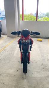 Ducati Hyperstrada 821