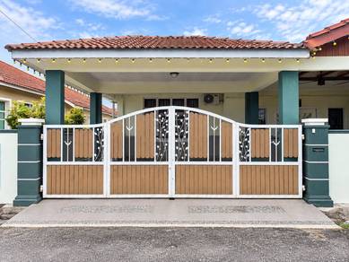 Semi-Detached House For Sale in Bukit Rambai,MLK