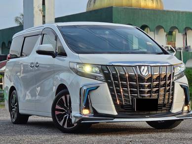 Toyota Alphard  in Ampang Hilir, KUL
