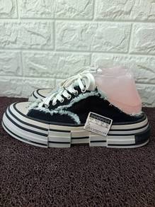 uk7 XVessel Slip On