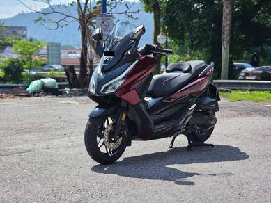 Honda Forza 250