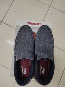 Larrie spot shoe
