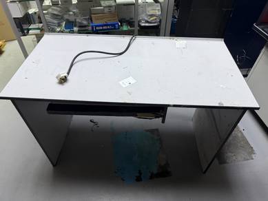 Used 4ft office table