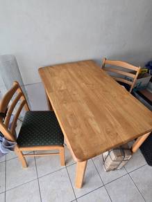 Meja + 4 Kerusi