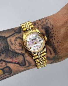 Custom Seiko Mod 26mm White Pearl MOP Gold Diamond