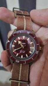Rado Captain Cook untuk dilepaskan