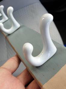 (B530) Vintage NOS Cloth Holder/Hanger (3)