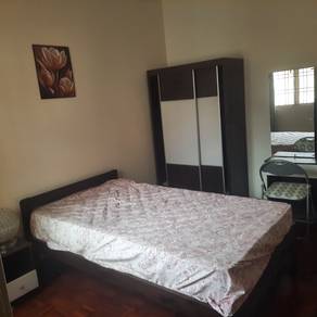 Room in Kota Kemuning, SGR