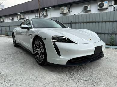 Porsche Taycan - in Old Klang Road, KUL