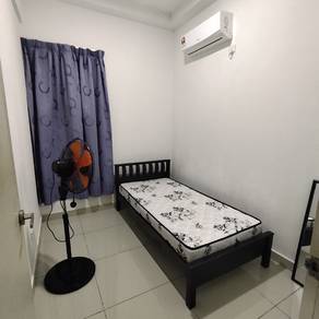 Room in Puchong, SGR