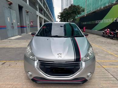 Peugeot 208 VTi ALLURE in Batu Kawan, PNG