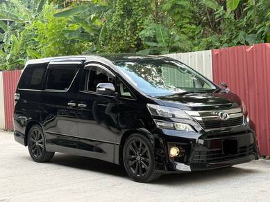 Toyota Vellfire Z GOLDEN EYES in Salak Selatan, KUL