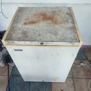 Freezer Chest Peti 120L Working Condition