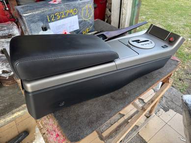 No 13-2-9 Nissan Skyline V35 Coupe Console Box Jpn