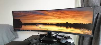Lenovo Legion R45w-30 44.5" DQHD 165Hz Curved Gami
