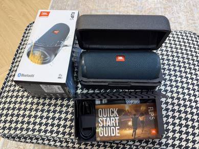JBL Flip 5 Bluetooth Speaker