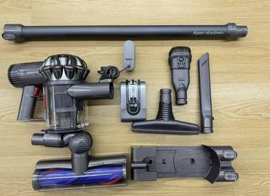 Dyson vacuum V6 (used)