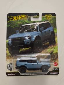 Hot Wheels Premium Toyota Land Cruiser