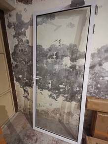 Alluminium glass door