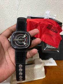 SEVENFRIDAY Punk