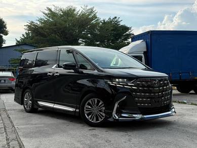Toyota Alphard Z in KLCC, KUL