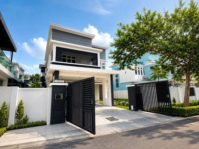Bungalow House For Sale in Ayer Keroh,MLK