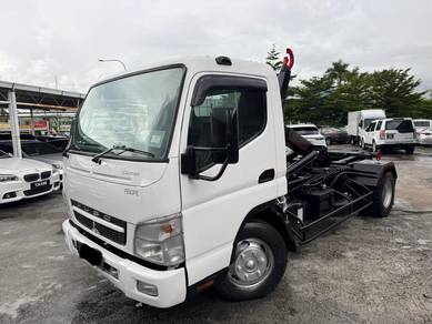 17 Mitsubishi Fuso Arm Roll RoRo Boleh Loan