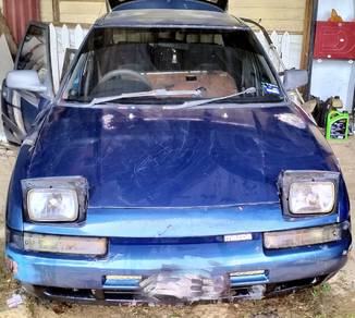 Mazda 323 in Pengkalan Chepa, KTN