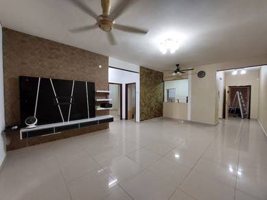 Condominium For Sale in Aman Heights