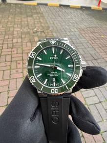 Oris Aquis Date Green