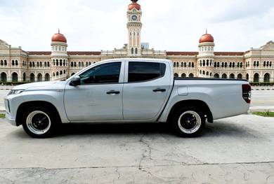 Mitsubishi Triton QUEST in Selayang, SGR