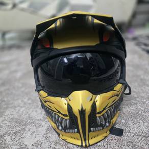 MT Helmet Streetfighter