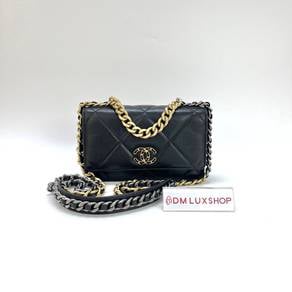 Preloved Chanel 19 WOC Black Goatskin