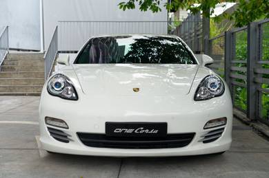 Porsche Panamera in Bandar Kinrara, SGR