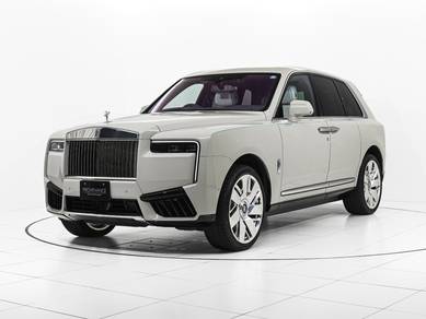 Rolls-Royce Cullinan V12 in Damansara Heights, KUL
