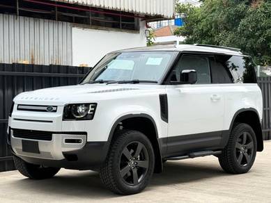 Land Rover Defender 90 AWD in Petaling Jaya, SGR
