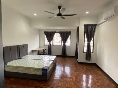 Room in Kota Kemuning, SGR
