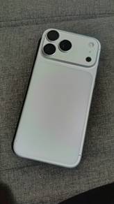 17 Pro Max 256 GB (Silver)