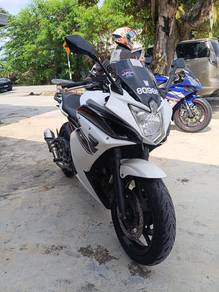 Yamaha FZ6R
