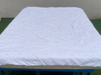 C082 Selimut Toto 200 * 203 cm Queen Comforter