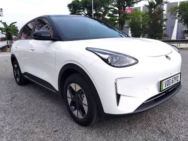 2025 Proton eMas 5 PREMIUM