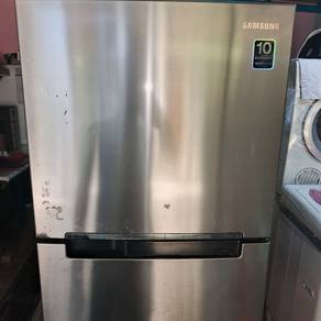 peti sejuk Samsung 322L