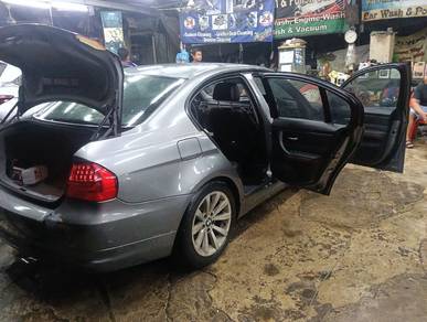 BMW 320i 20i (CKD) in Rawang, SGR