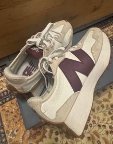 New Balance 327