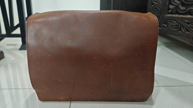 Premium Genuine Leather Messenger / Laptop Bag (Pa