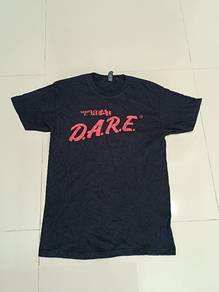 T- Shirt DARE Size S Like New